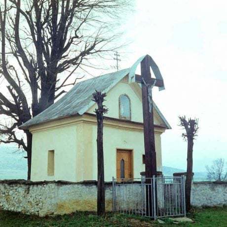 Prícestná kaplnka. Smilno (okr. Bardejov), 1974. Archív diapozitívov Ústavu etnológie SAV. Foto J. Ušak.
