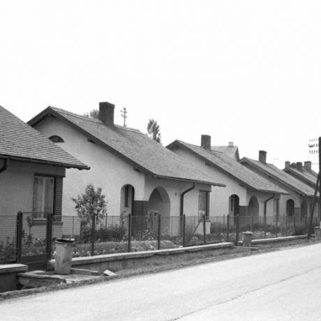 Robotnícka kolónia, Poprad-Matejovce, 1974. Foto: Soňa Kovačevičová. Archív negatívov Ústavu etnológie SAV v Bratislave